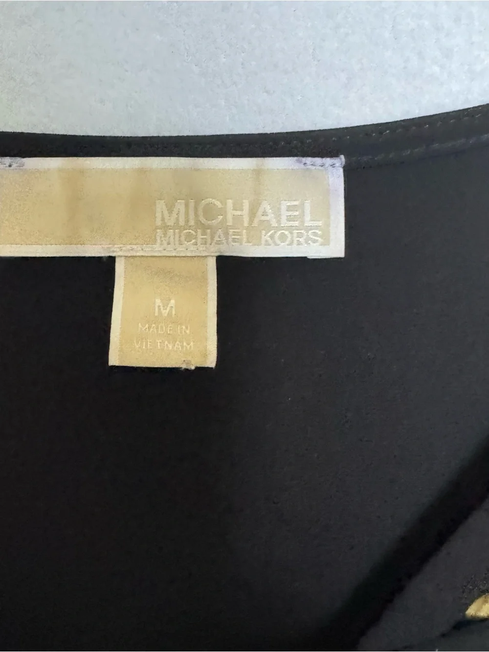 Michael Kors Women's Black Top Cross Front Gold Grommet Short Sleeve Casual Sz M
